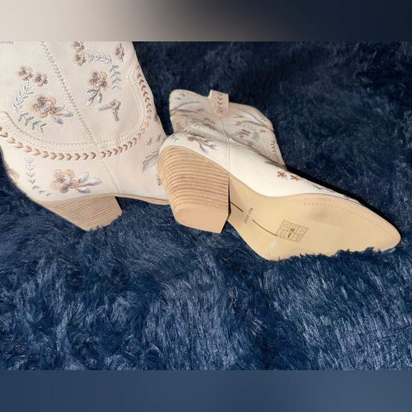 Dolce Vita Jessey Floral Western Cowboy Boots - Picture 5 of 8